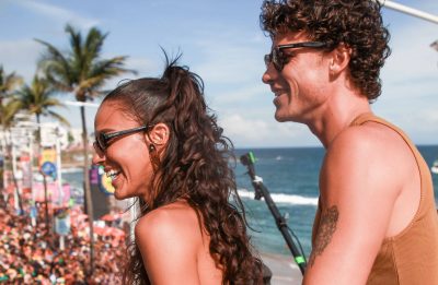Shawn Mendes e Bruna Marquezine se divertem no Carnaval de Salvador ao lado de Ivete Sangalo