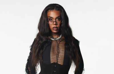 “Tasha Kaiala surpreende ao lançar sua primeira música solo ‘Carro do Cunt'”
