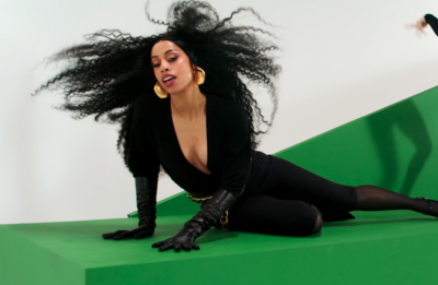 Rochelle Jordan quer ver você dançando e arrastando os móveis com “Doing It Too”