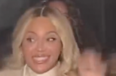 Beyoncé se mistura com os fãs em evento íntimo e descontraído.