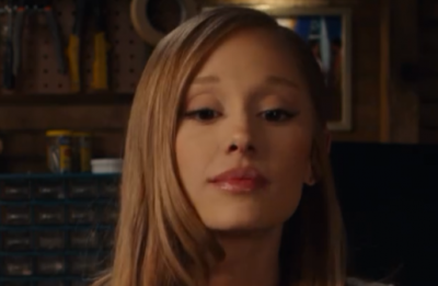 Ariana Grande brilha na primeira prévia do quarto filme da franquia de comédia “Entrando Numa Fria