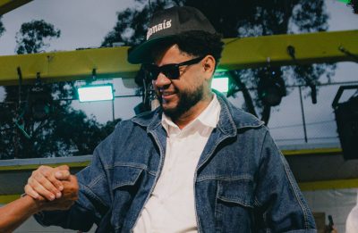 Emicida surpreende fãs com lançamento ao vivo de clipe “US MEMO PRETO ZICA”; confira o vídeo