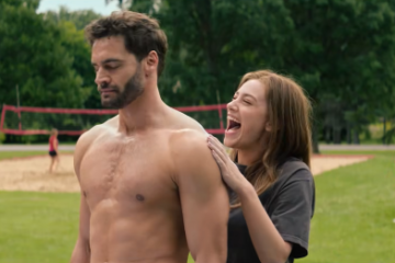 A Hipótese do Amor” revela trailer com romance encenado e a verdadeira conexão entre Lili Reinhart e Tom Bateman